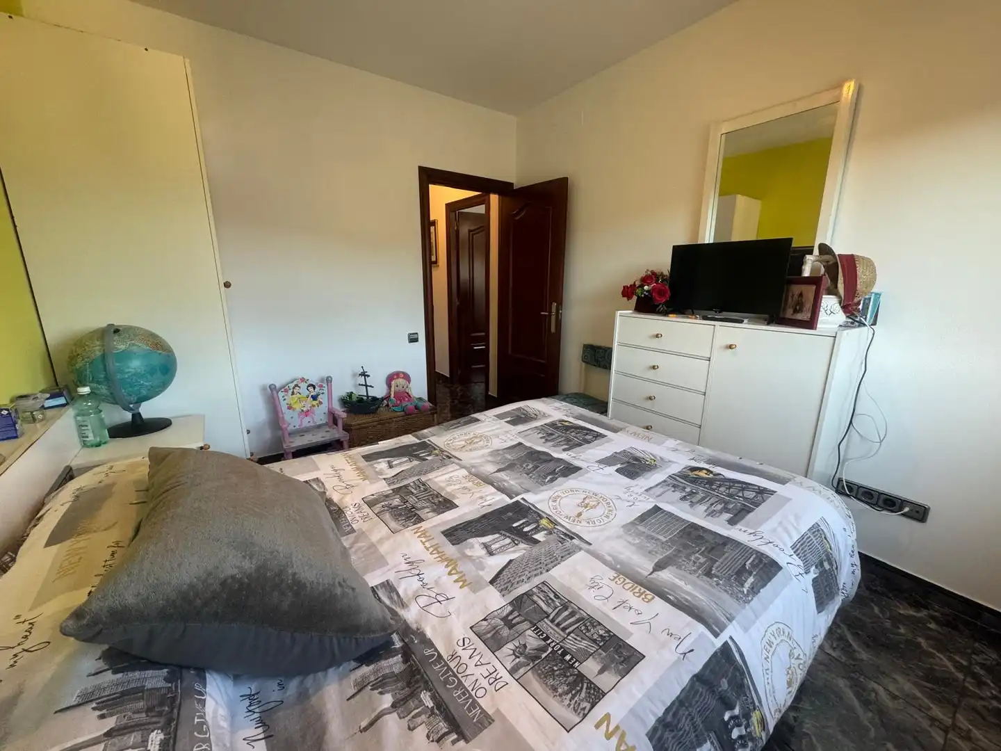 Habitación de Casa o chalet en venta en Corbera de Llobregat con Calefacción, Jardín privado y Terraza