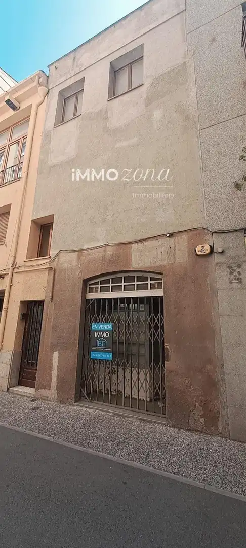 Exterior view of Buildings for sale in Eixample Nord