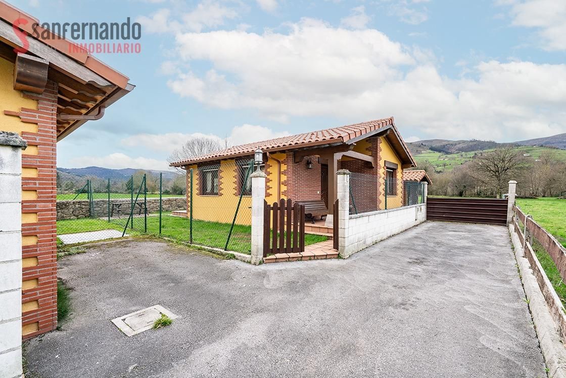 Exterior view of House or chalet for sale in Santiurde de Toranzo  with Heating and Terrace