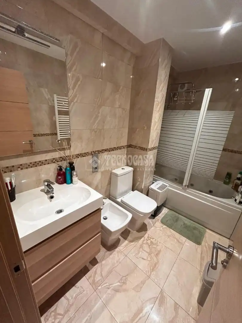 Baño de Piso en venta en Madrid con Calefacción y Terraza