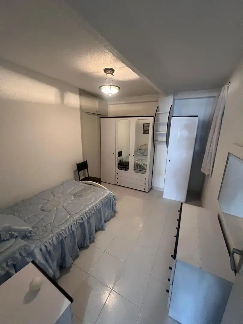Habitación de Apartamento en venta en Benidorm con Terraza y Amueblado