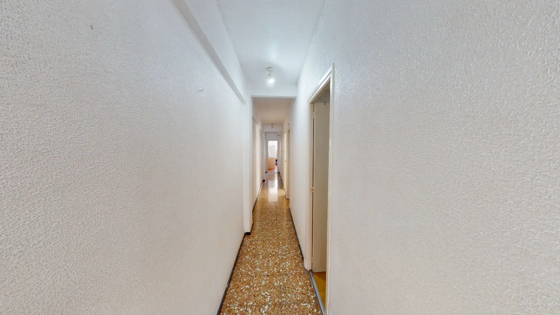 Piso en venta en Alicante / Alacant con Amueblado y Balcón