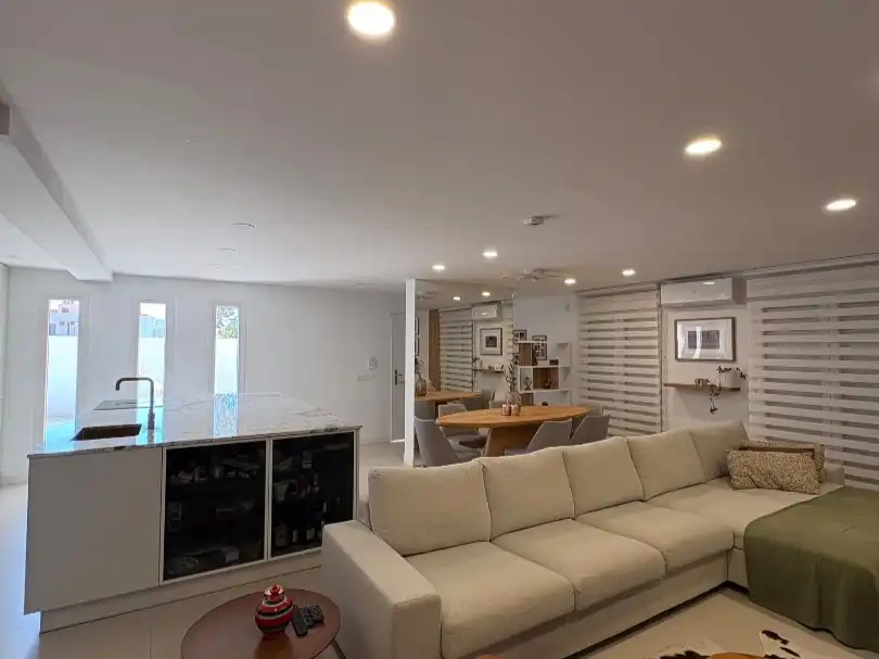 Sala de estar de Casa o chalet en venta en Almería con Aire acondicionado, Calefacción y Jardín privado