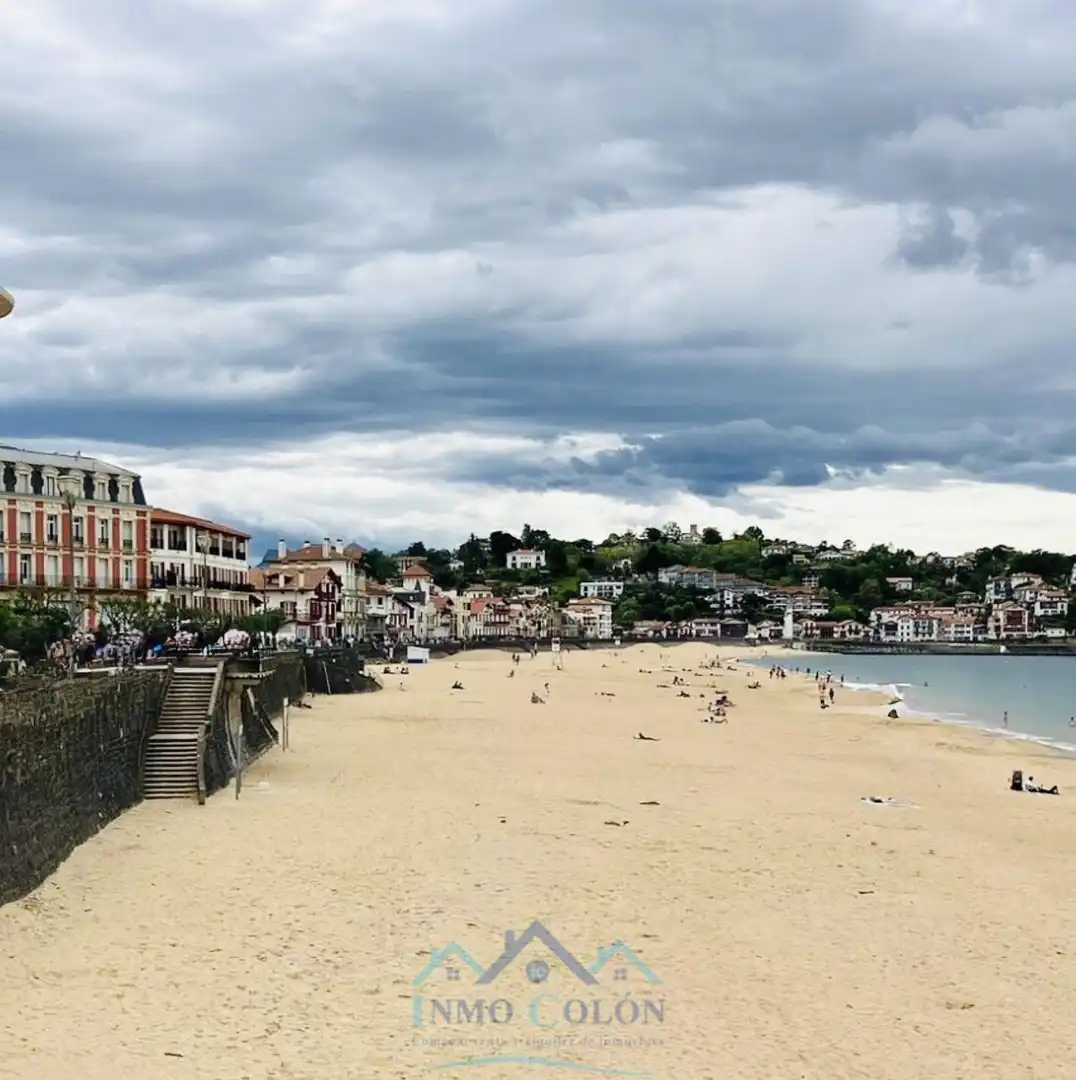Vista exterior de Apartamento en venta en Saint-Jean-de-Luz con Calefacción