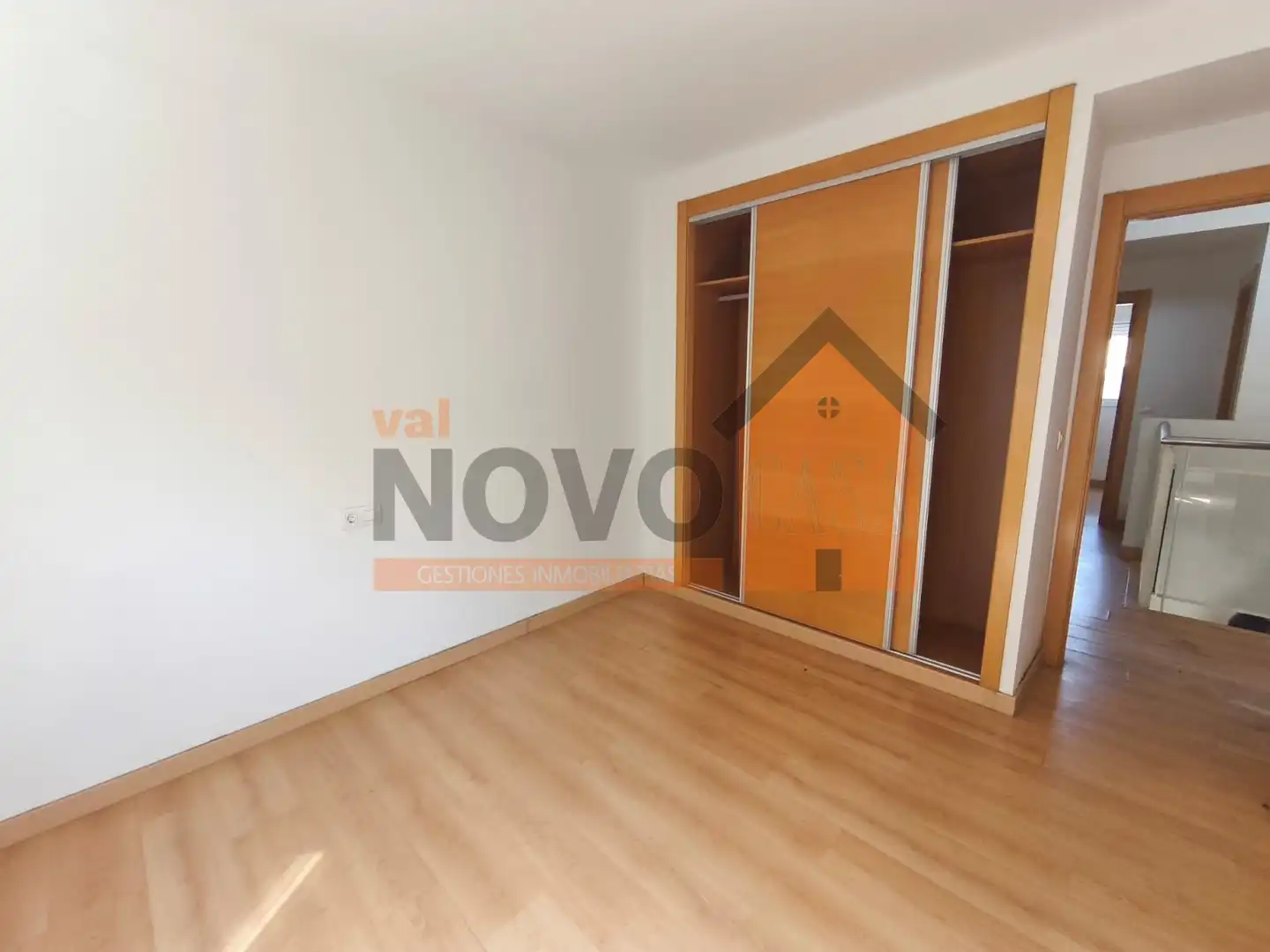 Bedroom of Houses for sale in Chiva  with Storage room and Swimming Pool