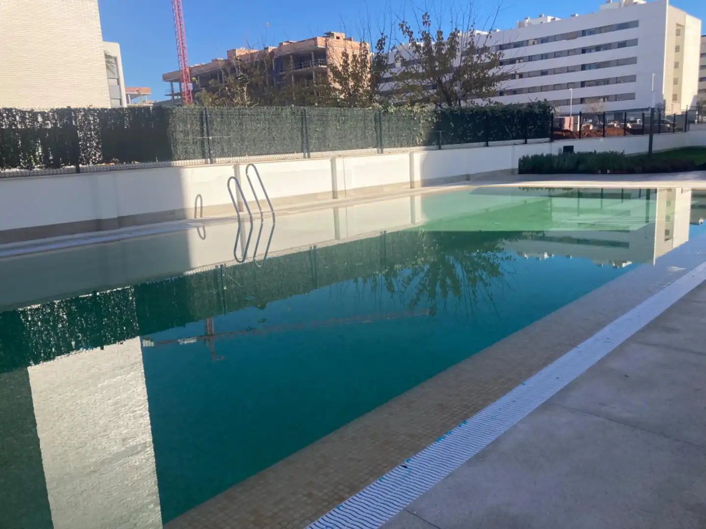 Flat for rent in Poniente-Norte - Miralbaida - Parque Azahara