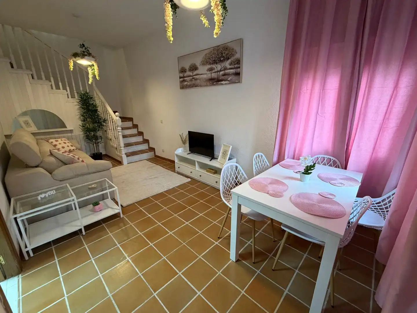 Sala de estar de Casa o chalet en venta en Navamorcuende con Calefacción, Terraza y Amueblado