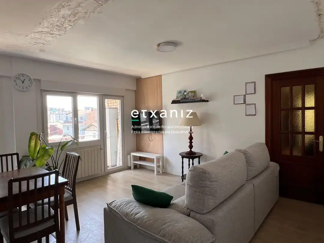 Piso de alquiler en Garro Kalea, Intxaurrondo