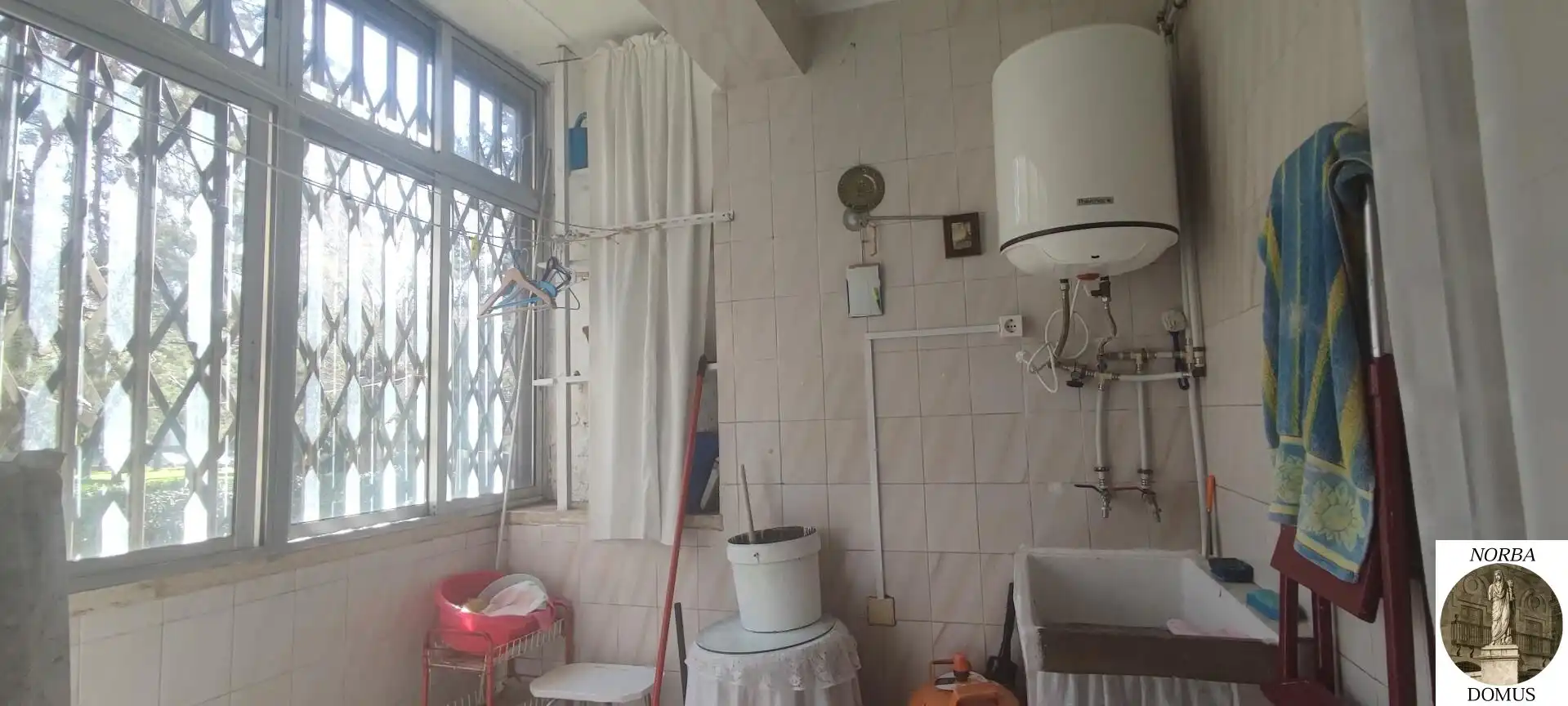 Baño de Planta baja en venta en Cáceres con Jardín privado, Terraza y Amueblado