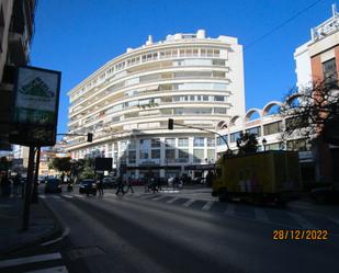 Vista exterior de Pis en venda en Marbella amb Aire condicionat, Terrassa i Moblat