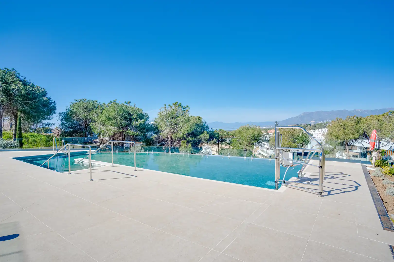 Swimming pool of Ground floor for sale in Marbella  with Air Conditioner, Private garden and Terrace