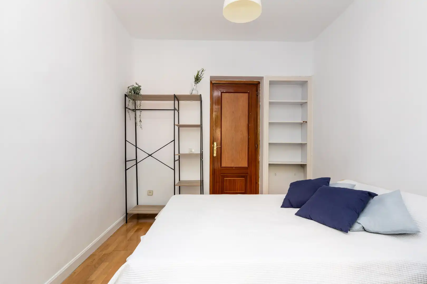 Habitación de Piso para compartir en Madrid con Amueblado, Horno y Lavadora