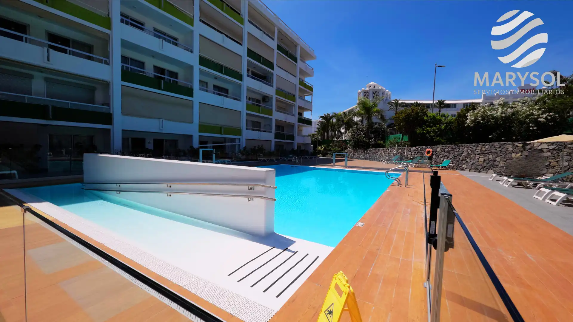 Piscina de Apartament en venda en San Bartolomé de Tirajana amb Terrassa, Moblat i Microones