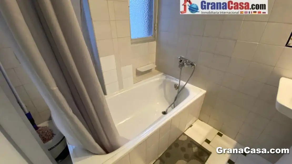 Baño de Ático de alquiler en Granada con Aire acondicionado, Calefacción y Terraza