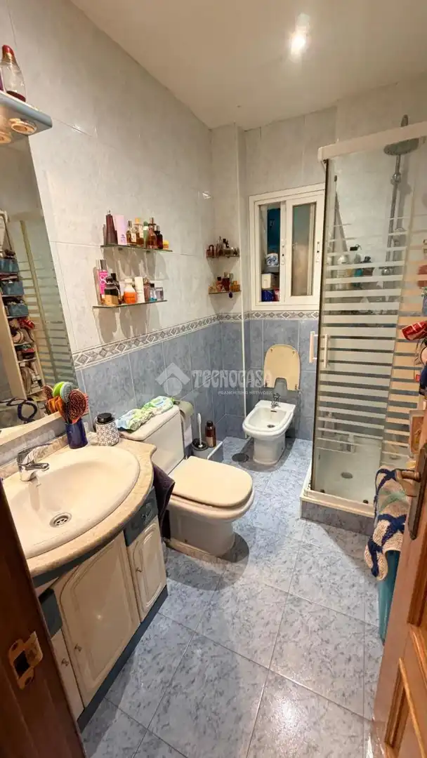 Baño de Piso en venta en Madrid con Calefacción, Terraza y Balcón