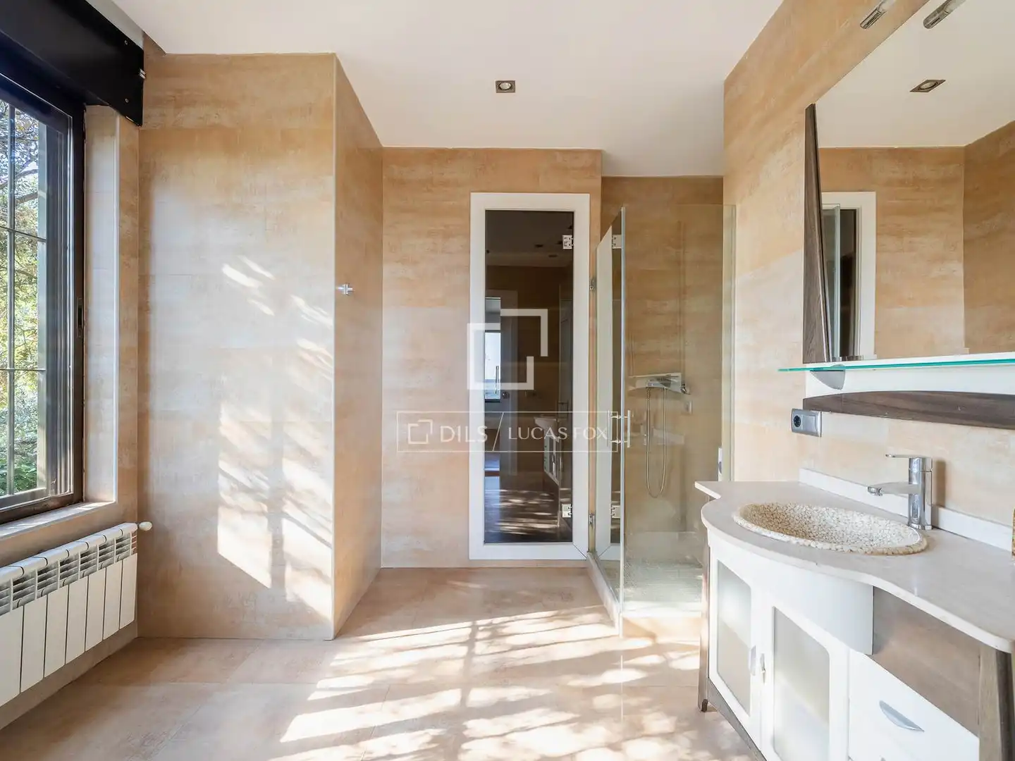 Bathroom of Houses for sale in Galapagar  with Air Conditioner, Private garden and Storage room
