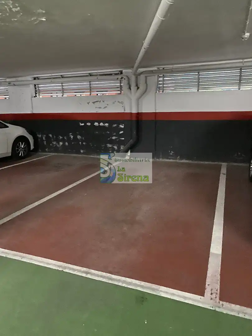 Parkplatz von Wohnung zum Verkauf in Castro-Urdiales mit Heizung, Privatgarten und Terrasse