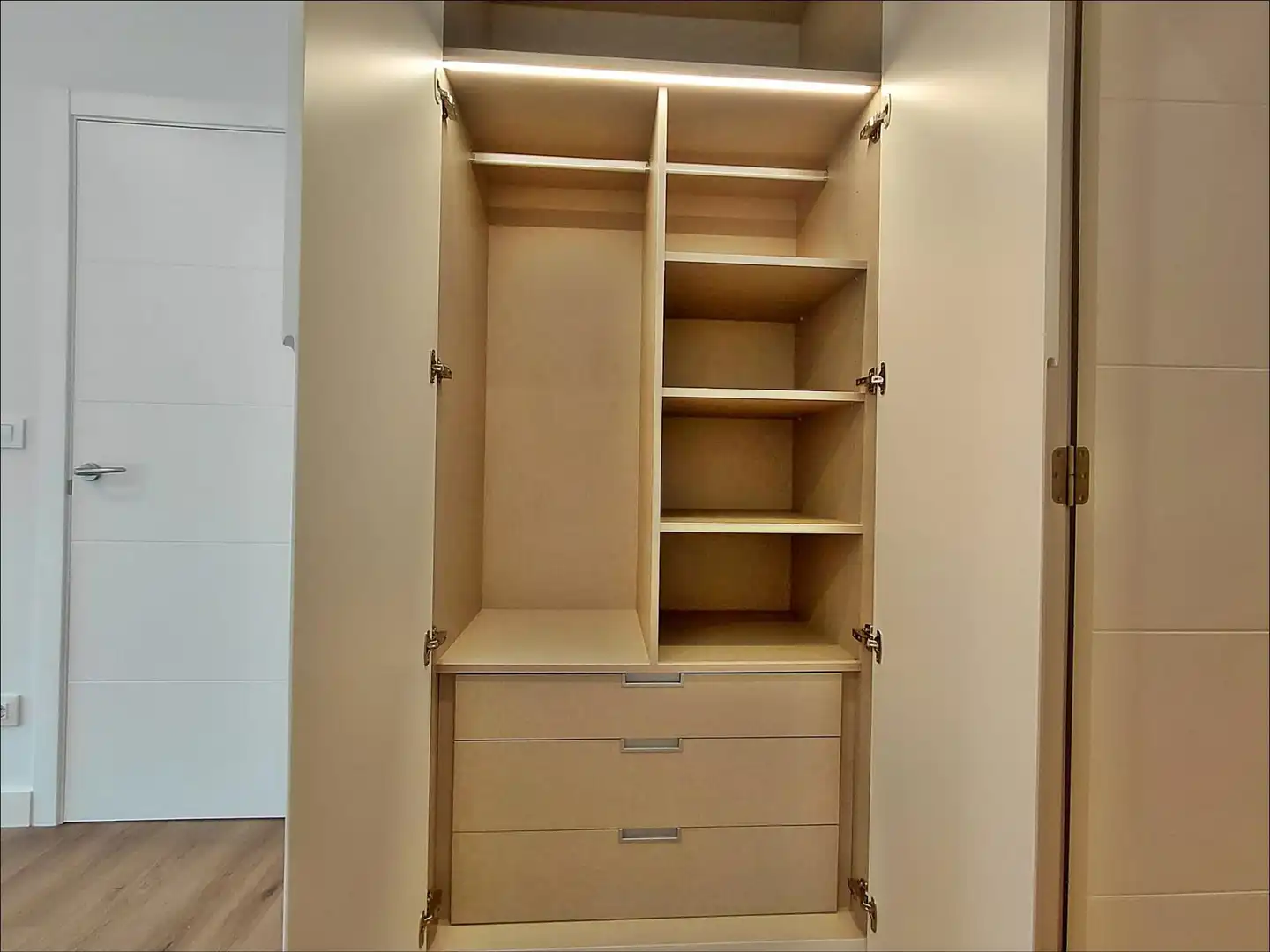 Schlafzimmer von Erdgeschoss zum Verkauf in Sanxenxo mit Heizung, Terrasse und Möbliert