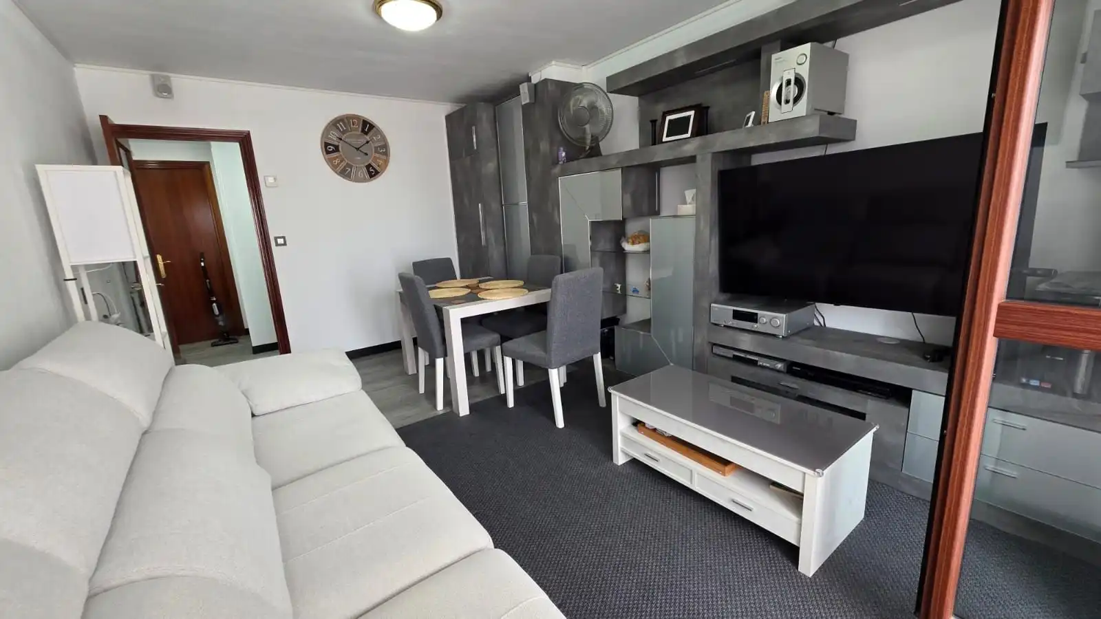 Living room of Flat for sale in Castro-Urdiales  with Heating, Terrace and Storage room