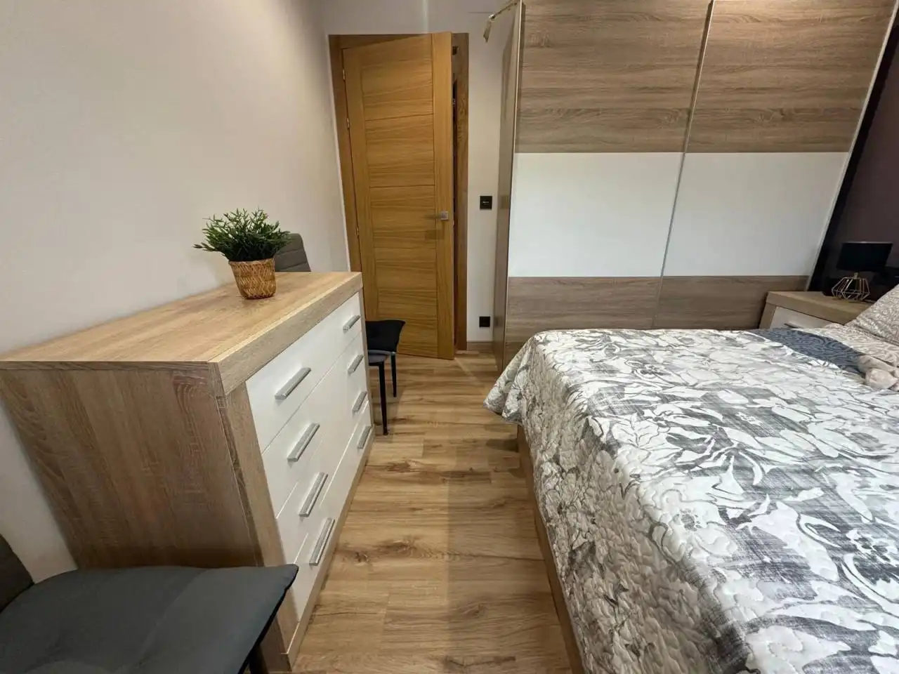 Habitación de Piso en venta en Ourense Capital  con Calefacción, Trastero y Balcón