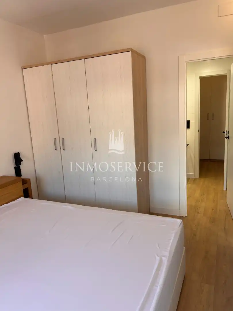 Dormitori de Pis de lloguer en Barcelona amb Aire condicionat, Calefacció i Parquet