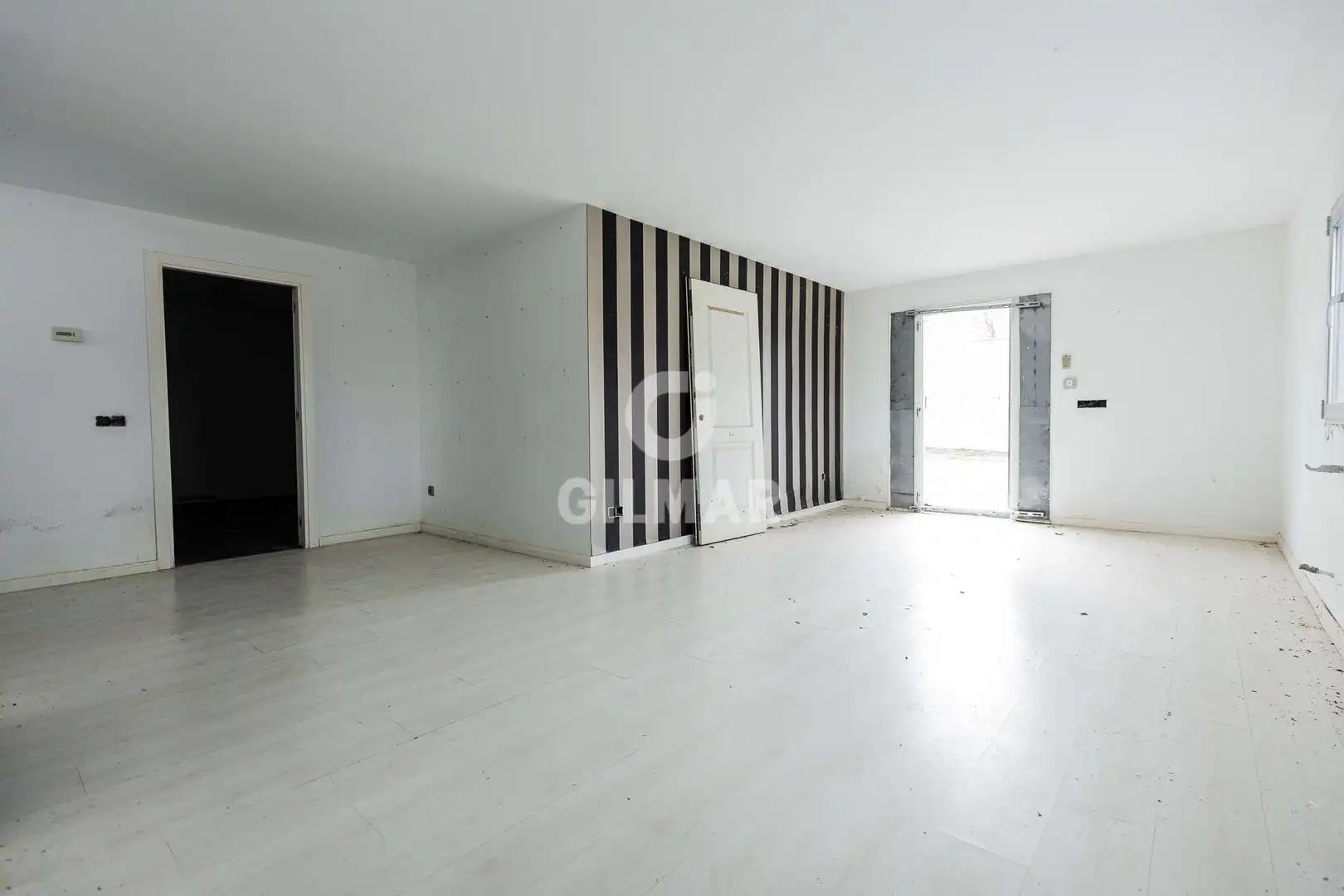 Sala de estar de Casa o chalet en venta en Becerril de la Sierra con Calefacción y Jardín privado