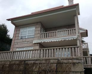 Vista exterior de Casa o xalet en venda en Vigo  amb Terrassa, Piscina i Balcó