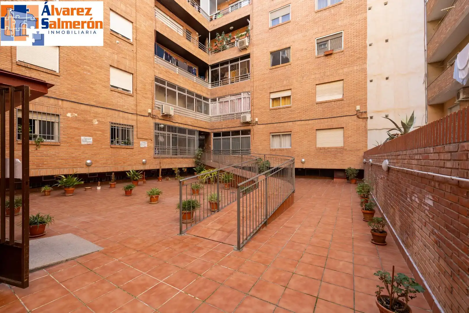 Außenansicht von Wohnungen zum Verkauf in Granada
