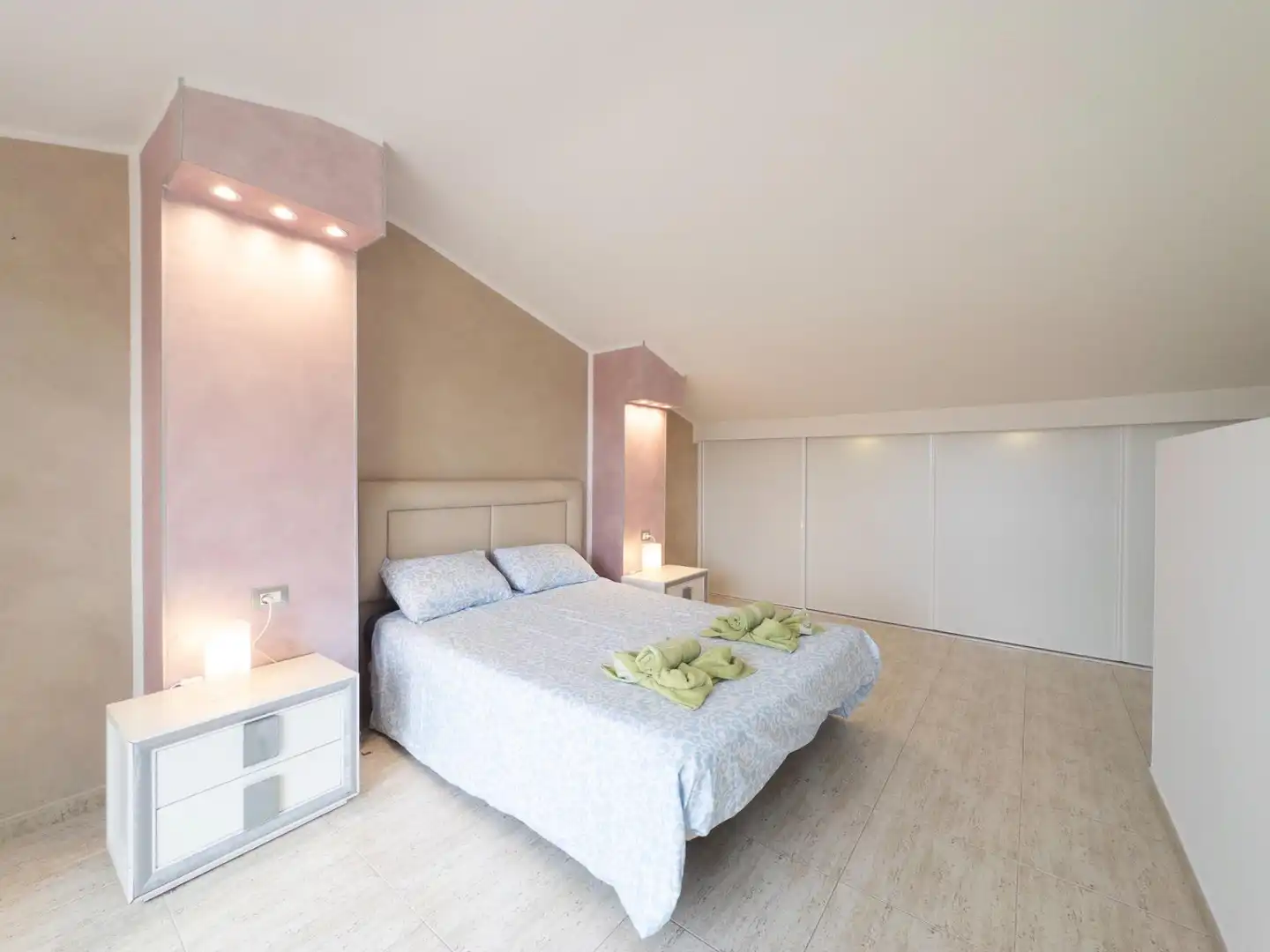 Habitación de Dúplex en venta en Adeje con Aire acondicionado, Jardín privado y Terraza