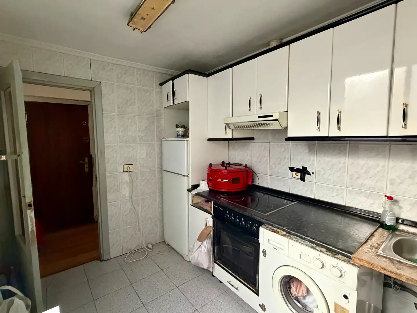 Cuina de Pis en venda en Bilbao  amb Calefacció, Parquet i Moblat