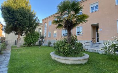 Vista exterior de Apartament en venda en Alba de Tormes amb Parquet i Moblat