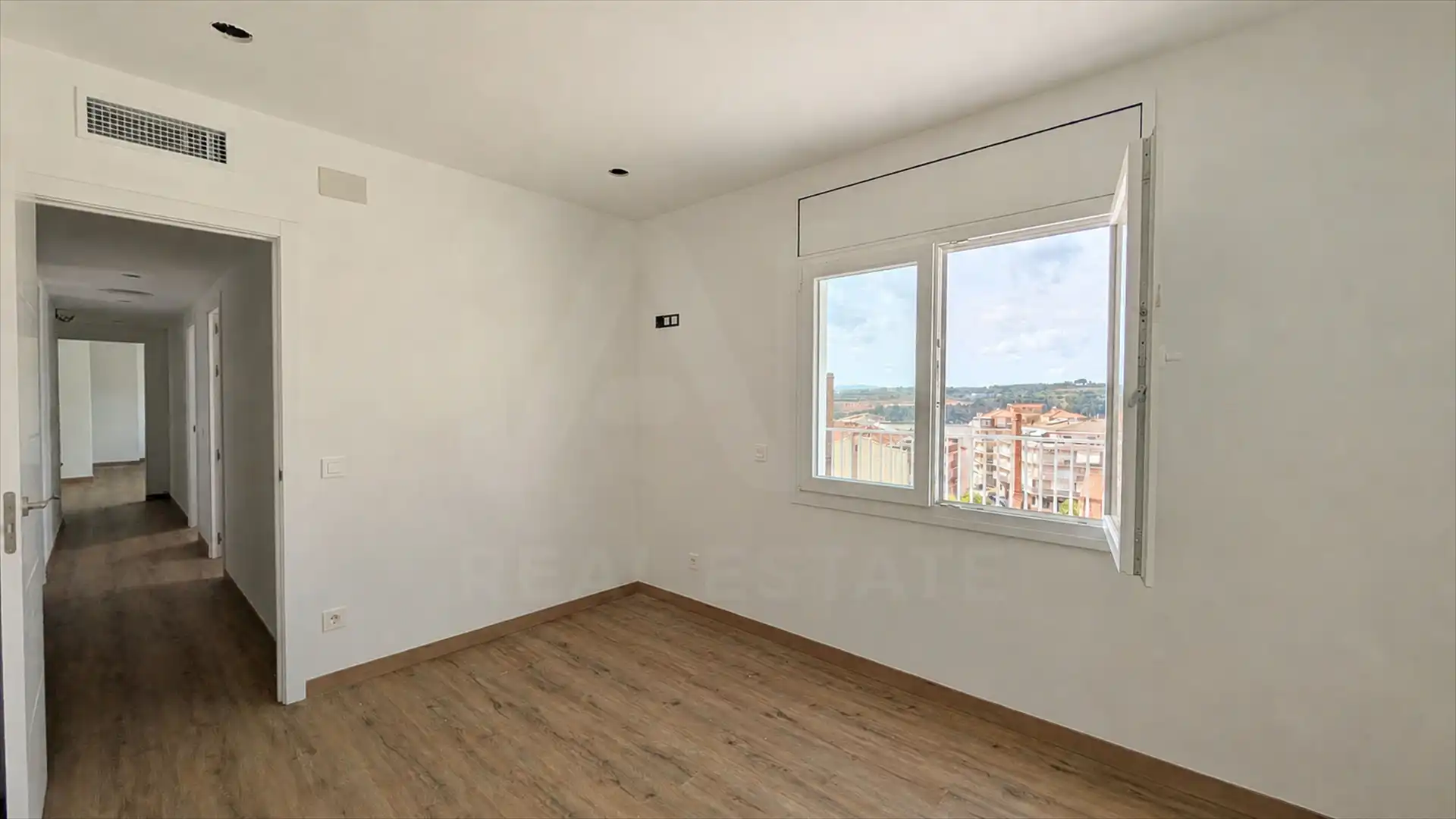 Habitación de Ático en venta en Olesa de Montserrat con Aire acondicionado, Calefacción y Terraza