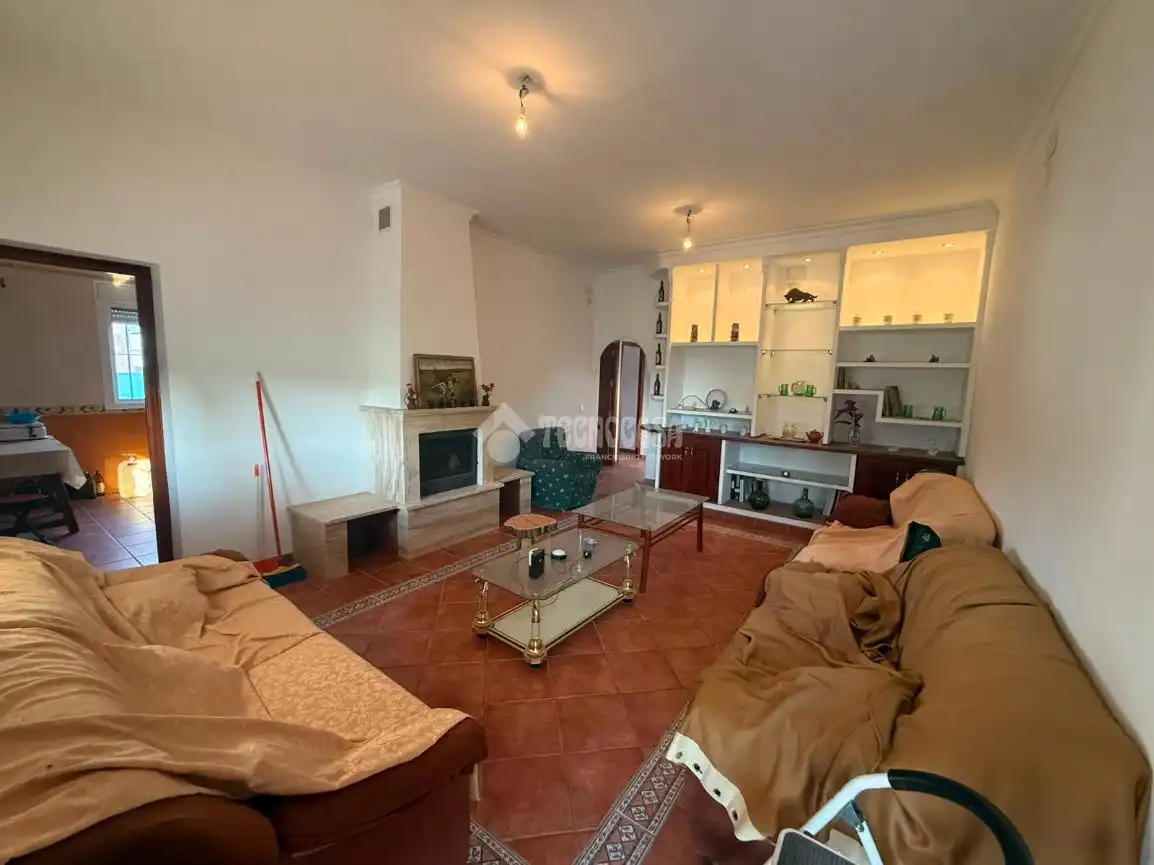Sala d'estar de Finca rústica en venda en Arahal amb Calefacció i Terrassa