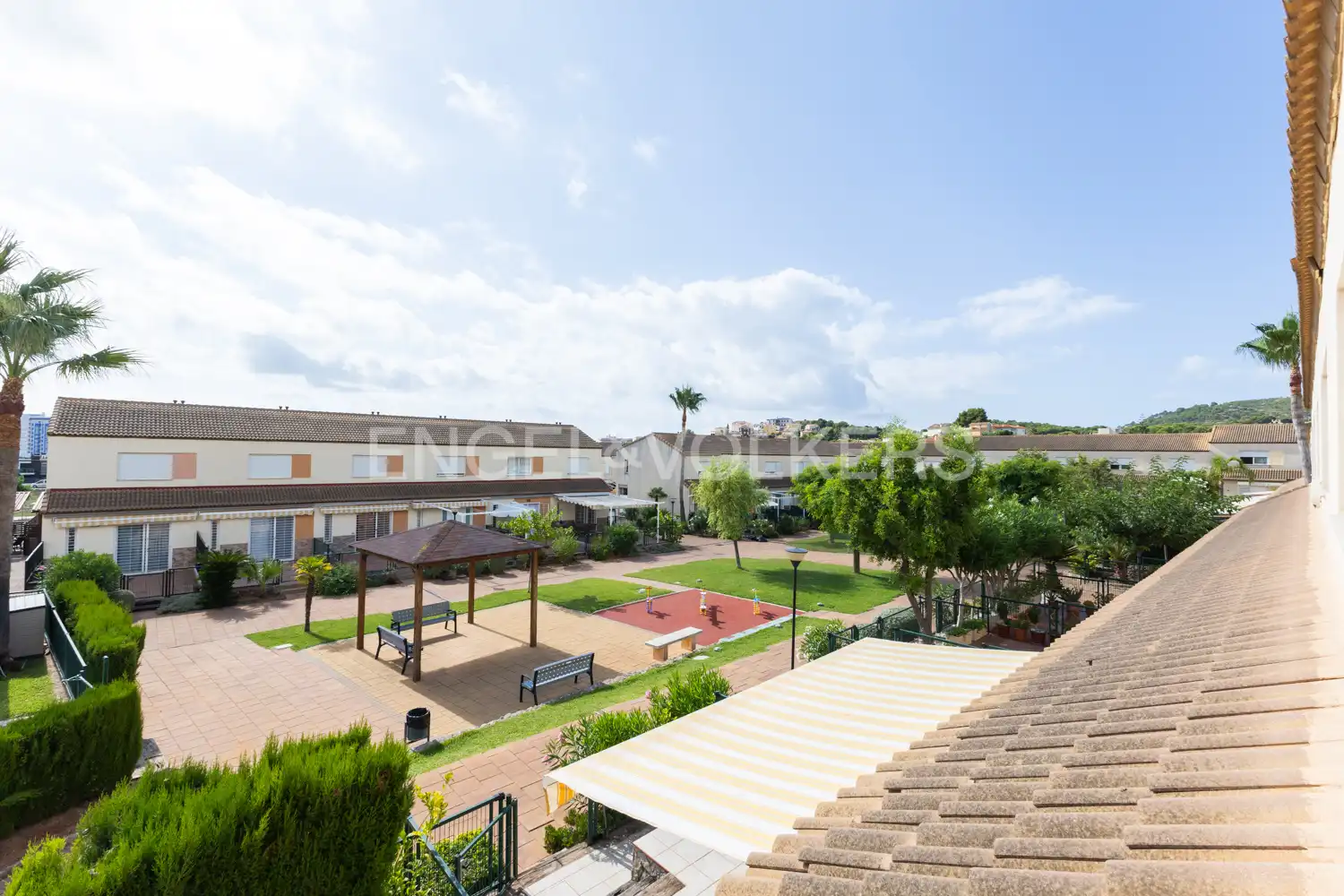 Vista exterior de Casa o xalet en venda en Oropesa del Mar / Orpesa amb Calefacció, Jardí privat i Terrassa