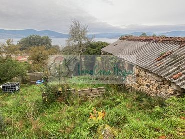 Casa amb jardí en venda a Redondela
