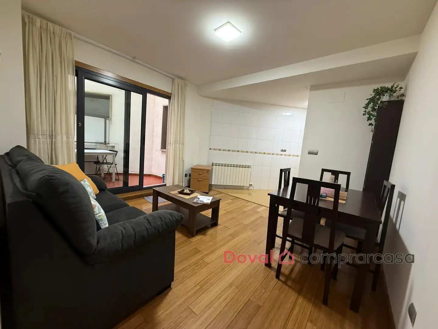 Sala de estar de Piso en venta en Ponteareas con Calefacción, Trastero y Amueblado