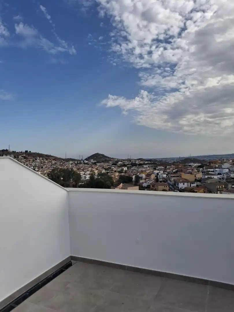 Vista exterior de Casa o xalet en venda en Málaga amb Jardí privat, Terrassa i Piscina