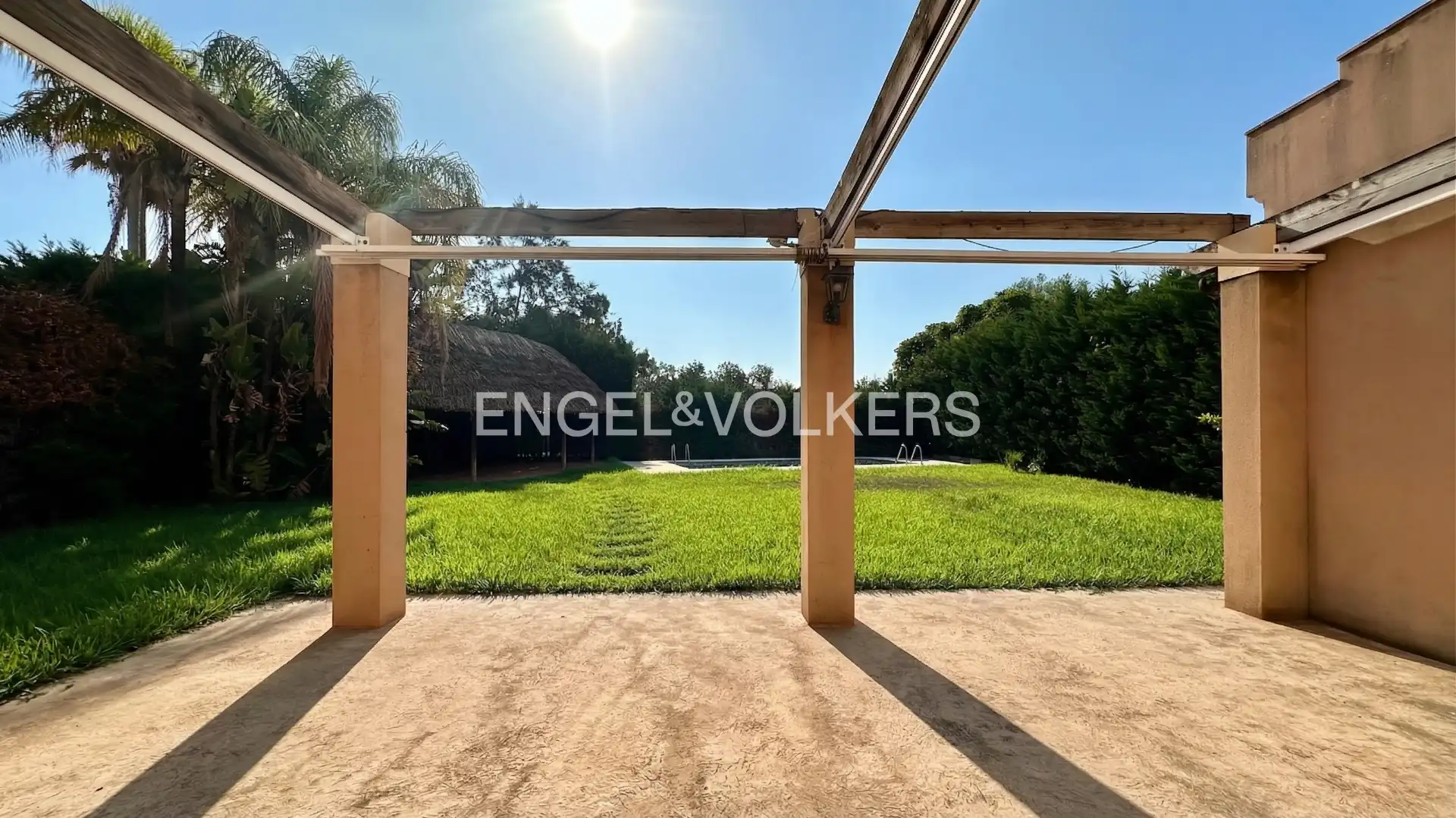 Vista exterior de Casa o xalet en venda en Reus amb Aire condicionat, Calefacció i Jardí privat