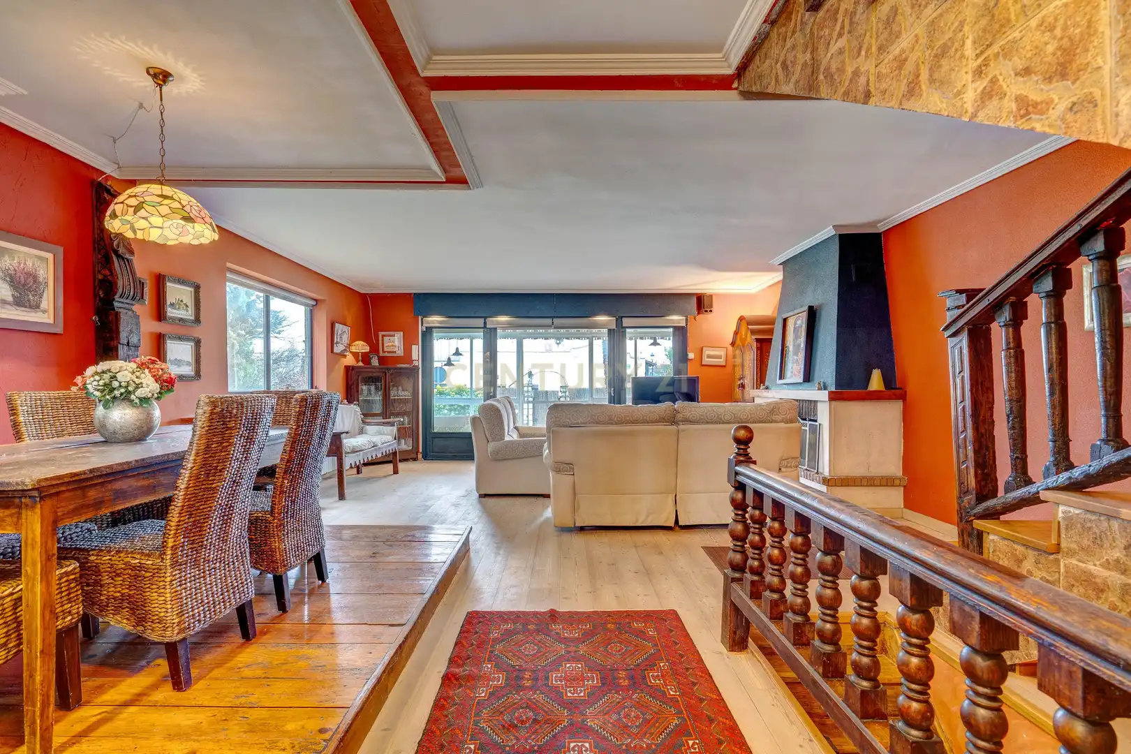 Wohnzimmer von Einfamilien-Reihenhaus zum Verkauf in Anguciana mit Privatgarten, Abstellraum und Schwimmbad