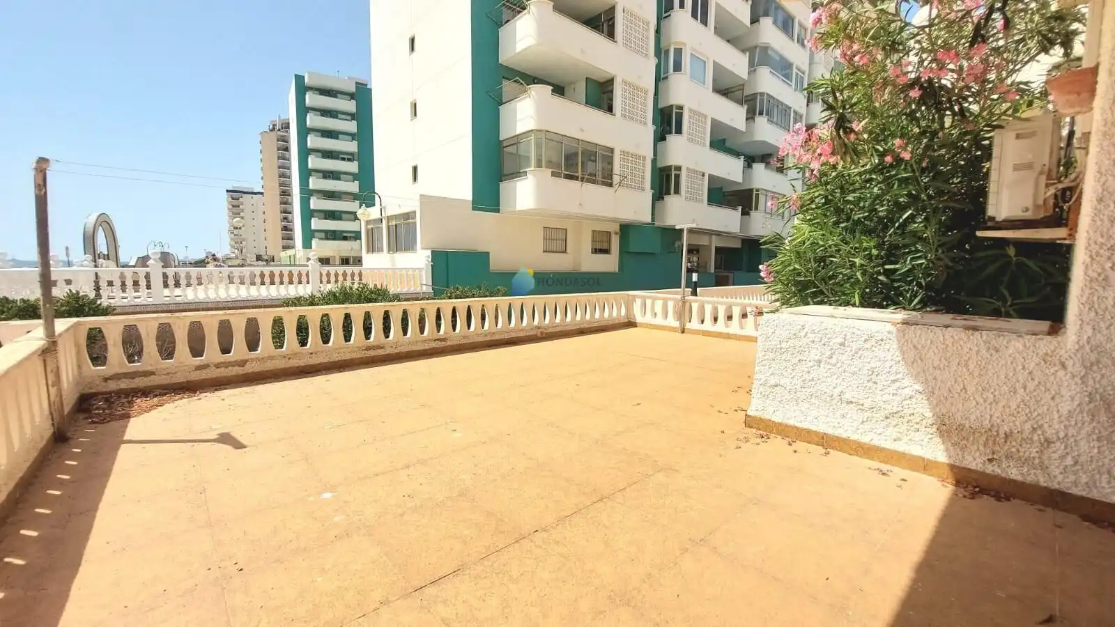 Terrasse von Maisonette zum Verkauf in La Manga del Mar Menor mit Terrasse, Abstellraum und Möbliert
