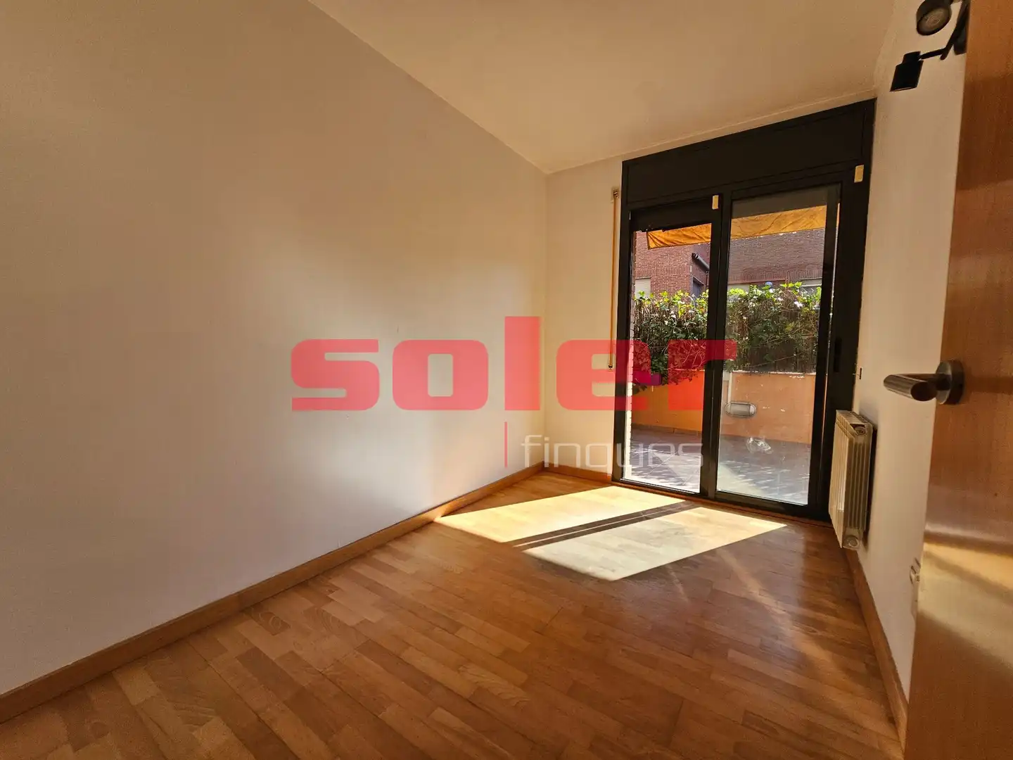 Planta baja en venta en Mira-sol