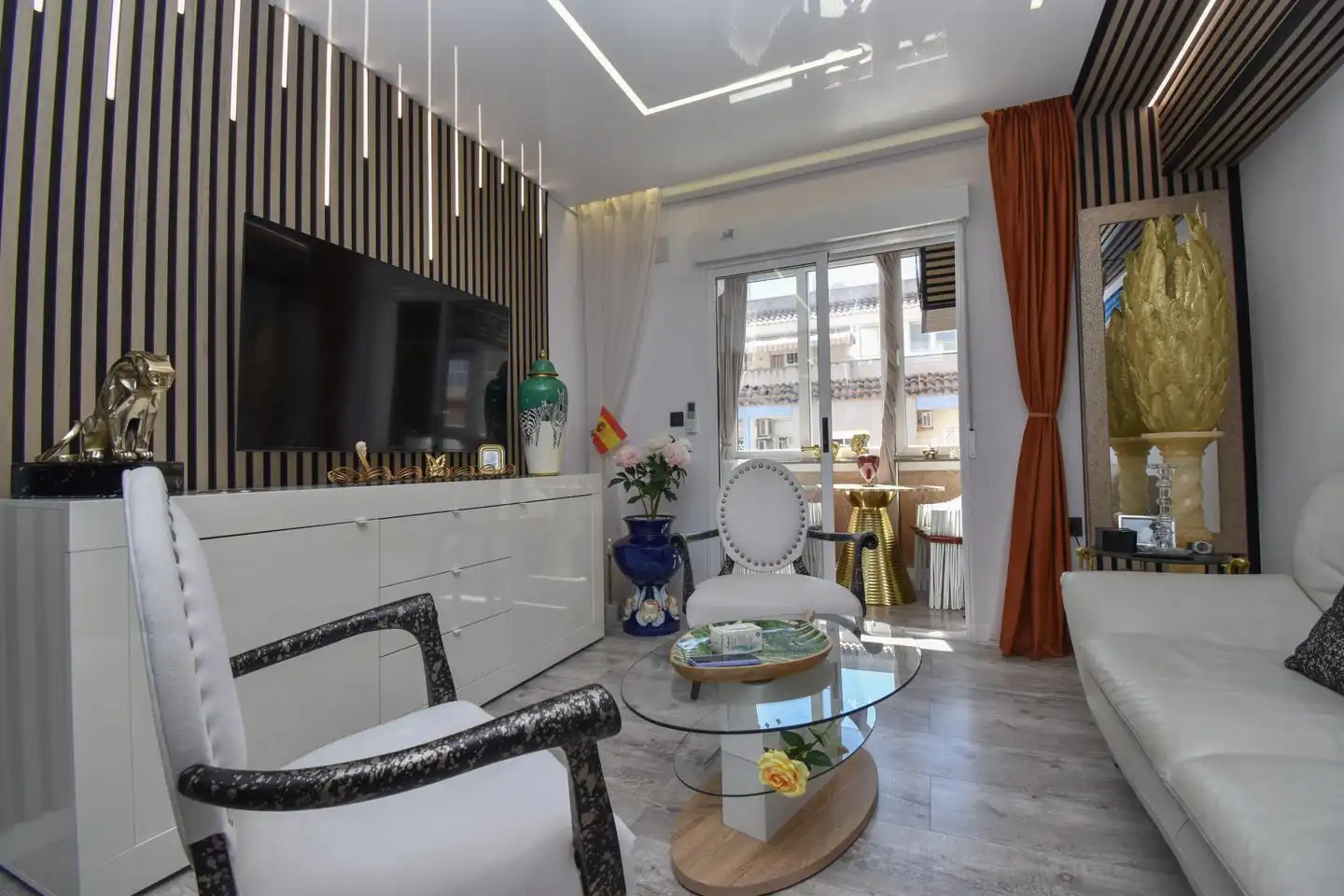 Flat with pool for sale in Calle San Luis