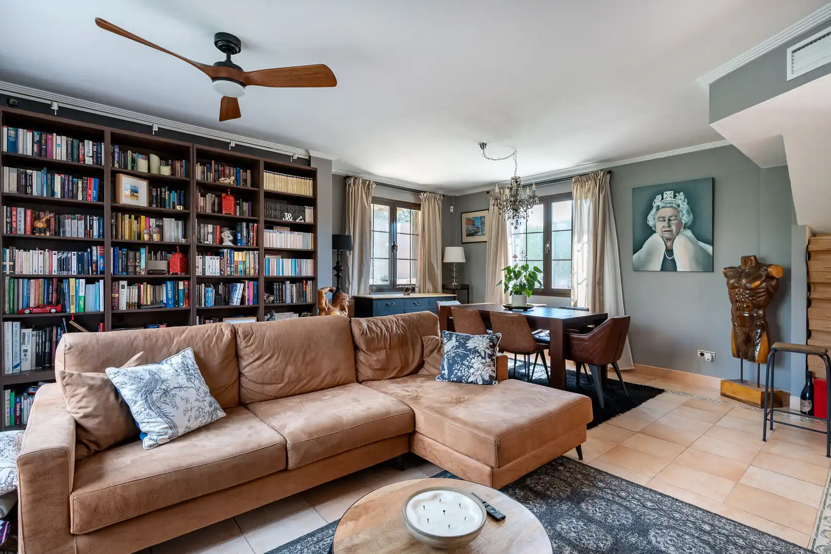 Wohnzimmer von Einfamilien-Reihenhaus zum Verkauf in Llucmajor mit Privatgarten, Terrasse und Schwimmbad