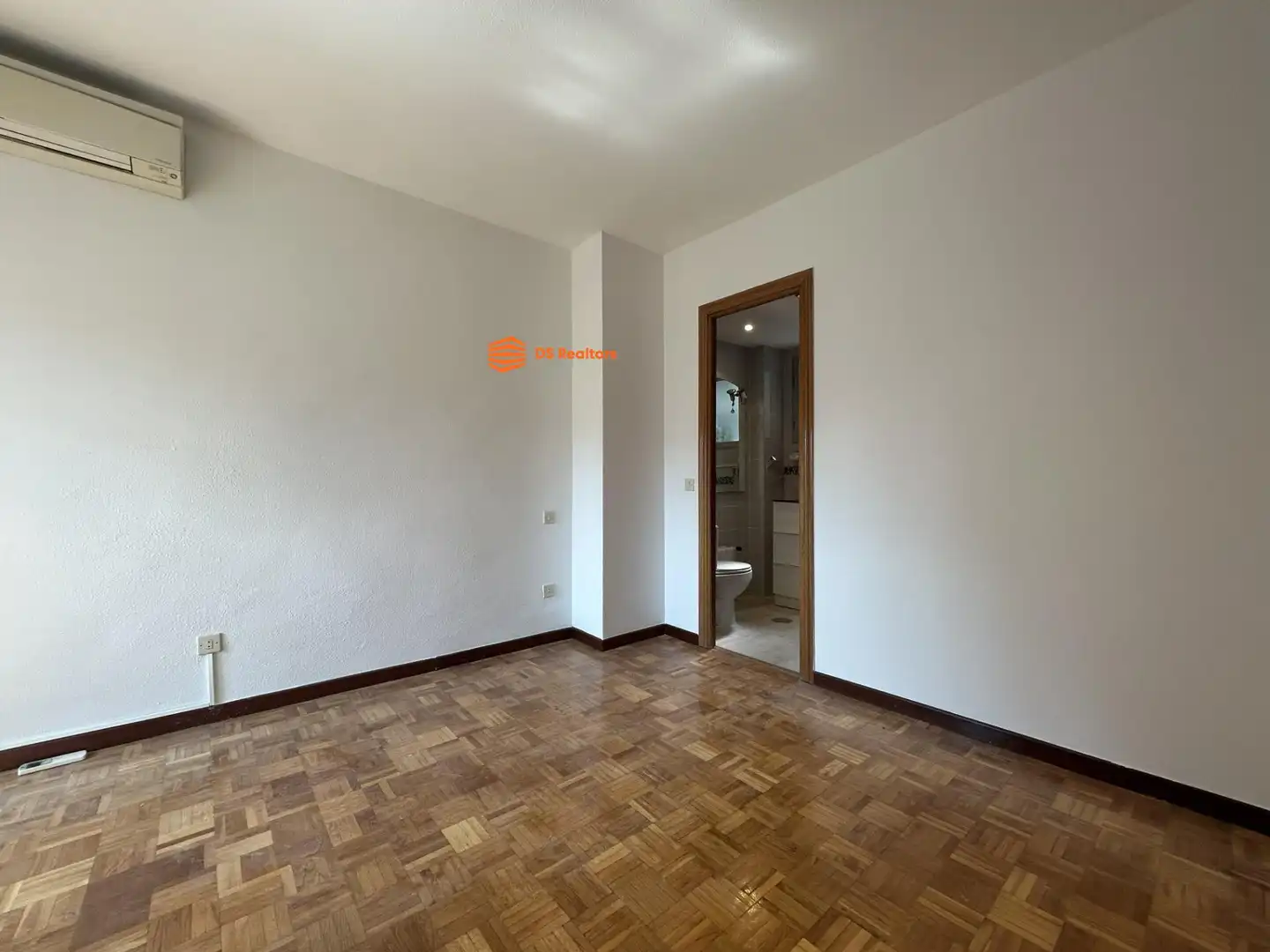 Flat for rent in Madrid  with Heating, Terrace and Storage room