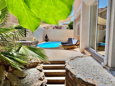 Villa con balcone in vendita a Centro