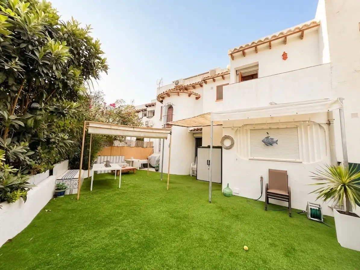 Casa amb piscina en venda a Marisol Park - Ortembach - Los Almendros, imagen 24