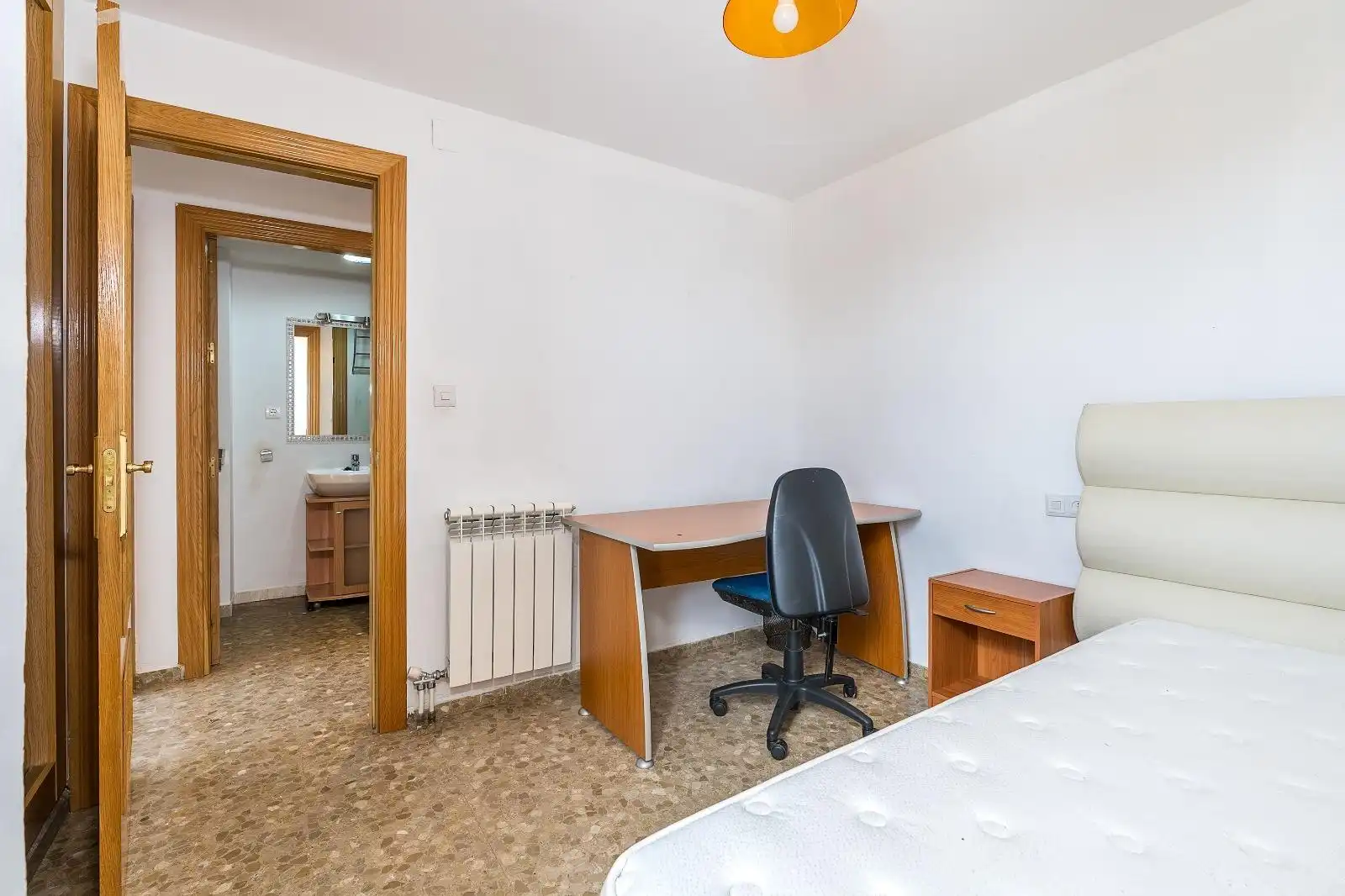 Bedroom of Flat for sale in Granada  with Heating