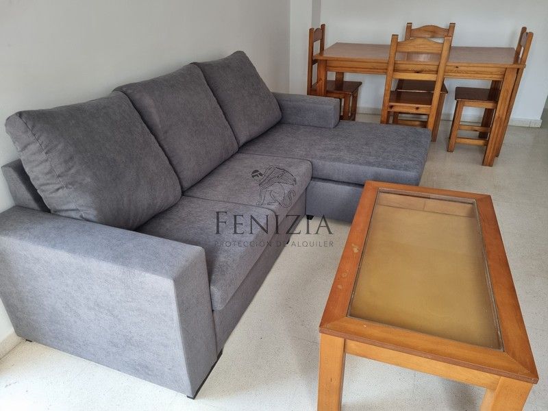 Sala d'estar de Apartament de lloguer en  Cádiz Capital amb Terrassa, Moblat i Forn