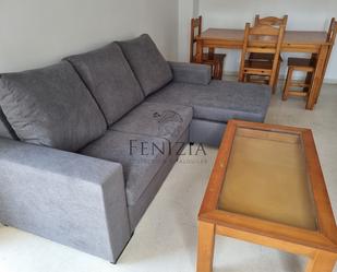 Living room of Apartment to rent in  Cádiz Capital  with Terrace, Furnished and Oven