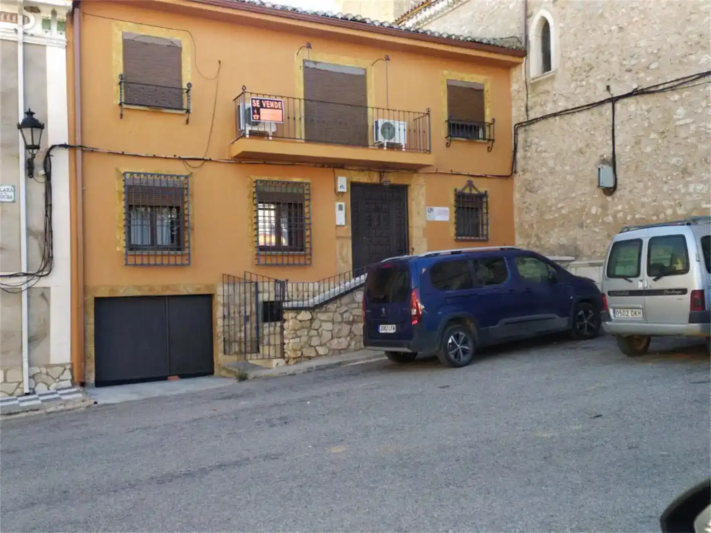 Vista exterior de Casa adosada en venda en Valverde de Júcar amb Balcó